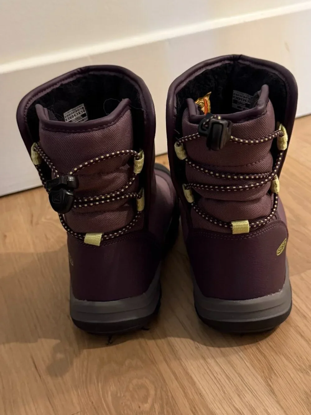 KEEN Waterproof Winter Boot Size 11